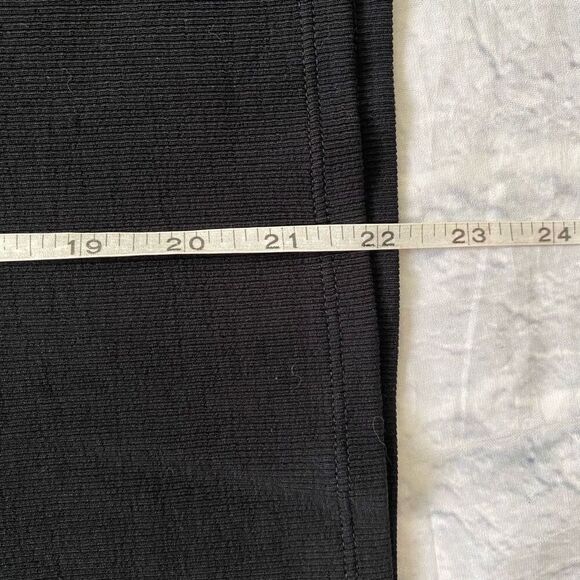 Express women M Crewneck ribbed short sleeve with ruffle top black - Picture 8 of 8